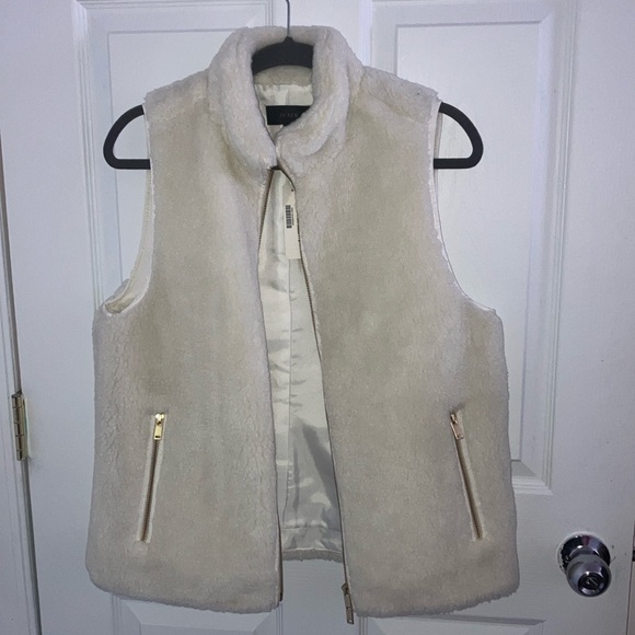 J Crew Excursion Sherpa Vest Ivory - NWT - Picture 2 of 4
